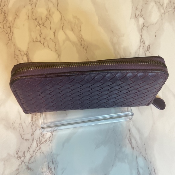 BOTTEGA LONG ZIPPY WALLET✨ - Picture 2 of 7